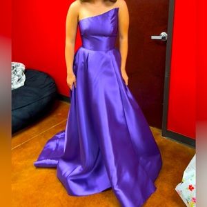 Sherri Hill prom dress size 6 purple